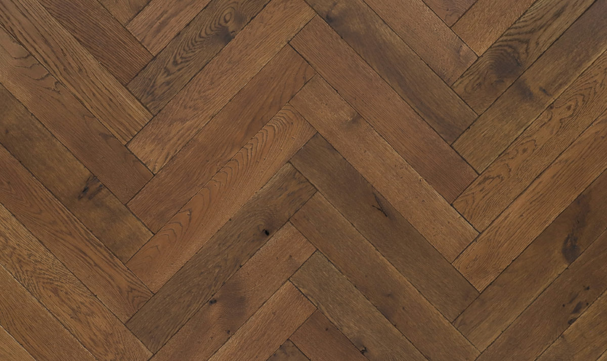 Parquet Chateau - Bâton Rompu - Brun - Huile teinté, vieilli strong - Design Parquet