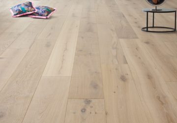 clear sanded structured natural design parquet